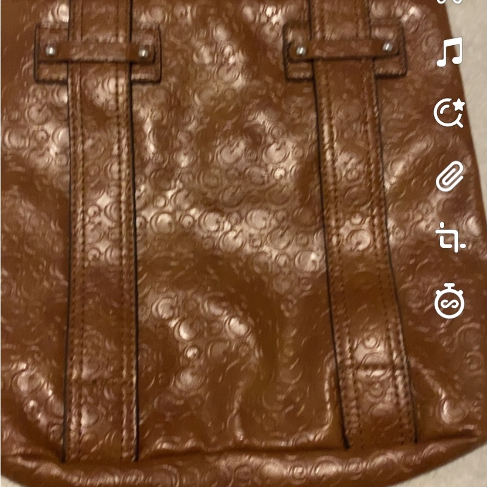Guess handbag/purse; excellent condition